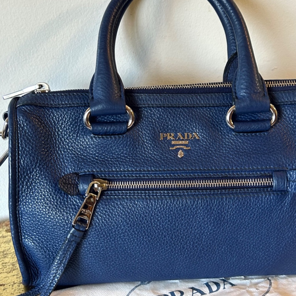 PRADA - Picture 2 of 6